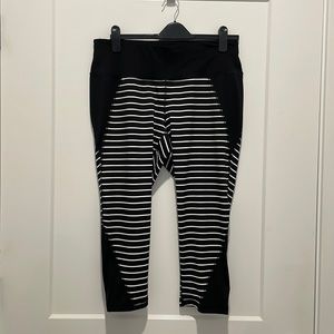 Livi Active 3/4 length workout leggings